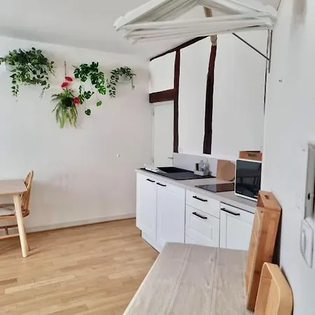 Le Coquelicot Apartment