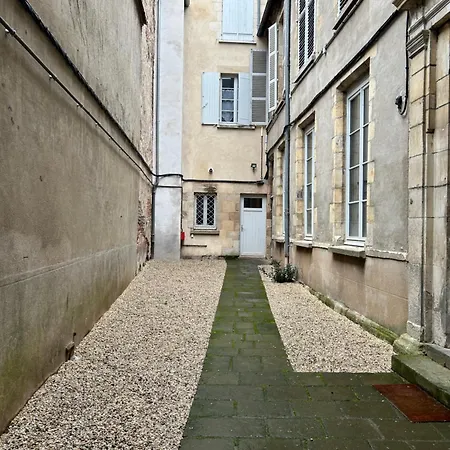 Le Coquelicot Apartment